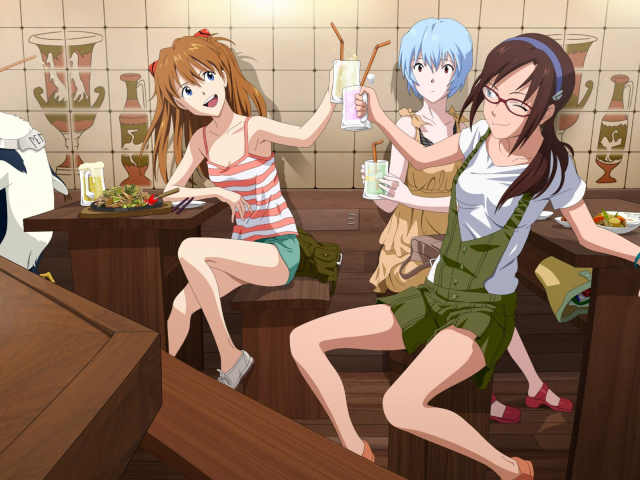 Подруги в кафе