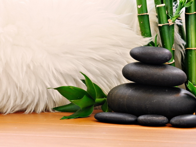 Мех, камни, тростник