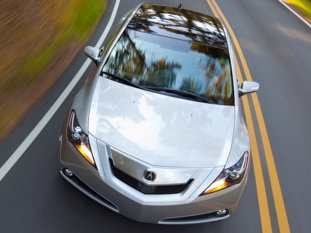 Акура ZDX на дороге