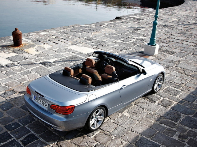 BMW-3-Series Convertible 2011