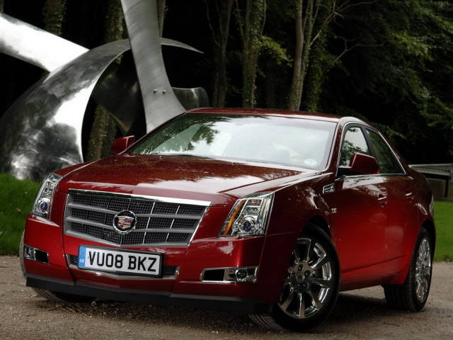 красный Кадиллак CTS