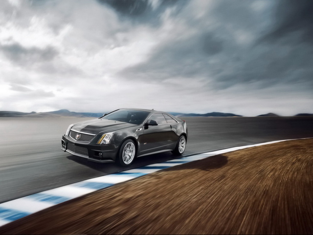 Кадиллак CTS V Купе в движении