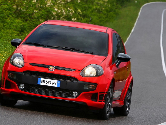 Fiat-Punto Evo Abarth 2011