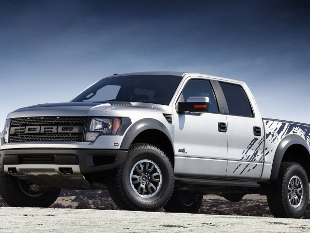 Форд F-150 SVT Раптор 2011
