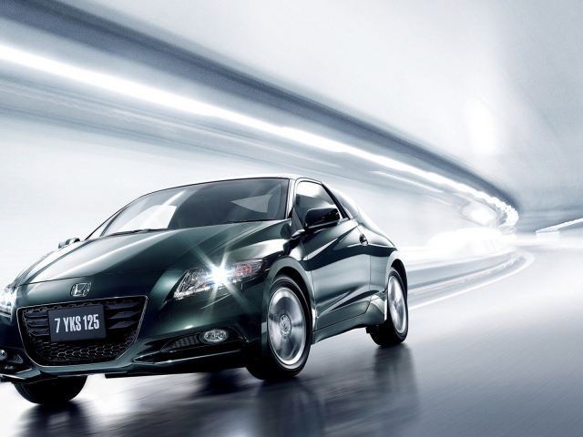 Honda CR-Z в туннеле