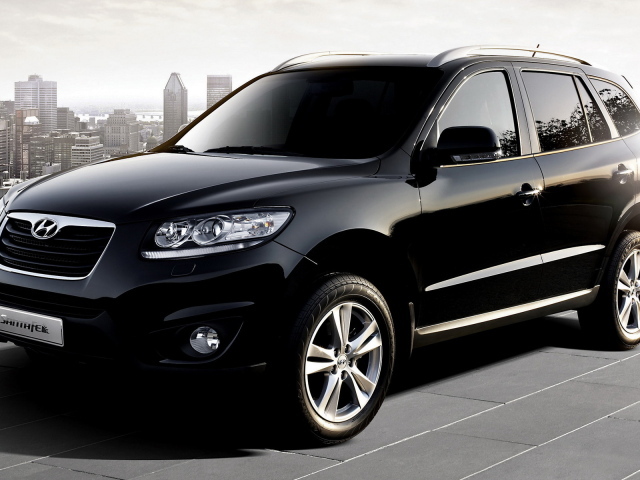 Хендай Санта Фе за городом