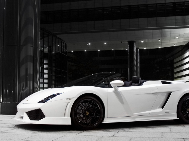 Ламборджини Галардо GT 600 в белом цвете