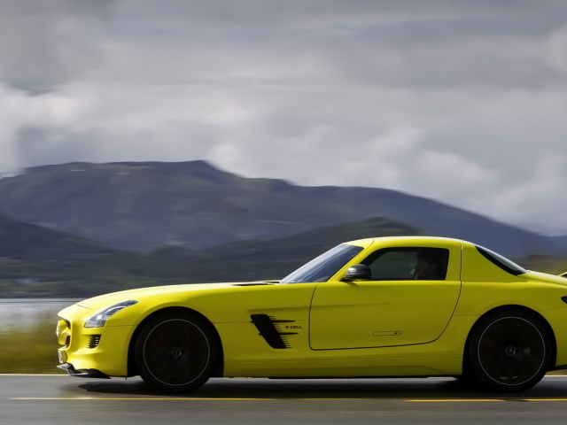 Мерседес Бенц SLS-AMG