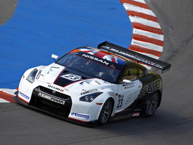 2010-Nissan-GT-R-Racing