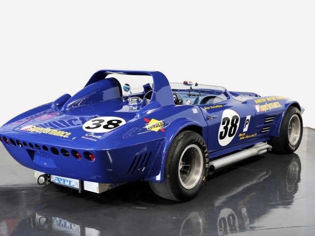 Классический спортивный автомобиль