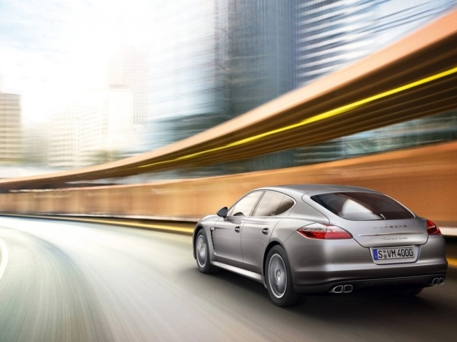 Порше Панамера