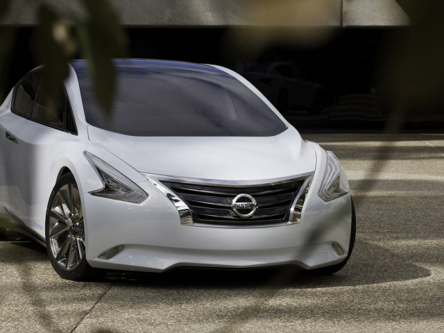 New Nissan-Ellure Concept