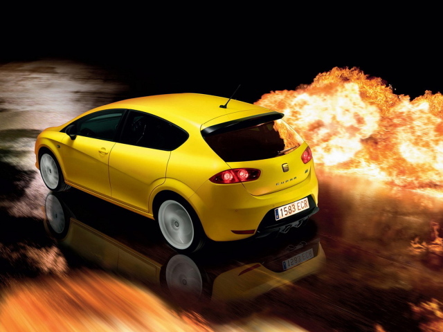 Сиат Леон Купра в желтом кузове