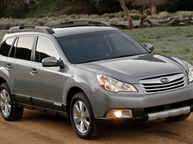 Субару Оутбек в движении