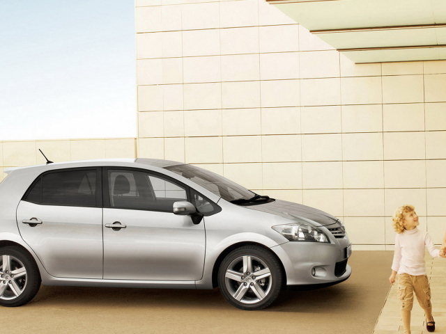 Тойота Аурис - друг семьи