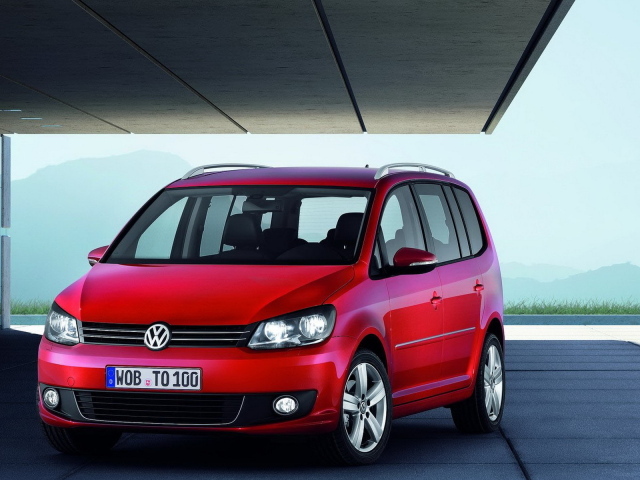 Волксваген  Тоуран