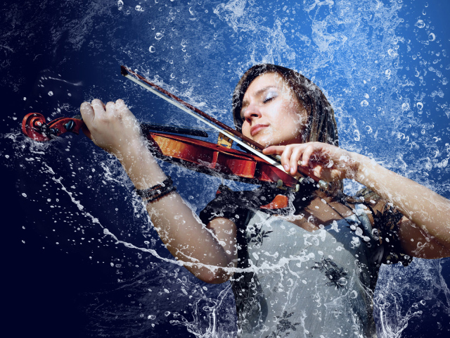 Девушка скрипка вода