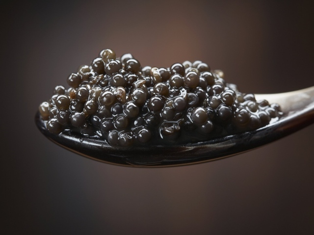 Ложка с икрой