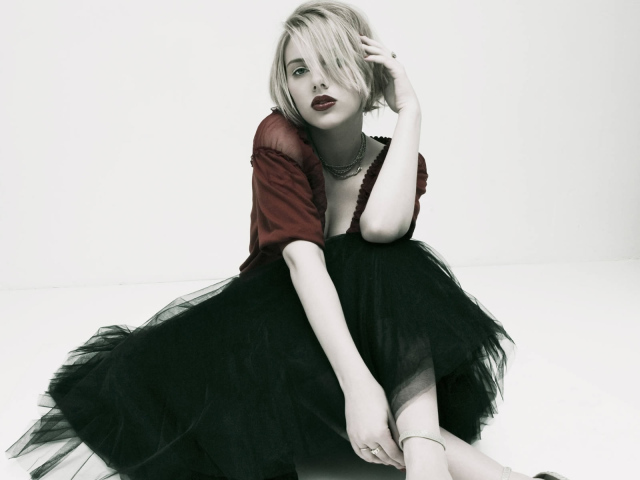 Скарлет Йохансон в платье