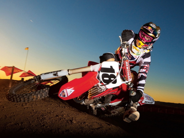 Honda DMillsaps на крутом повороте