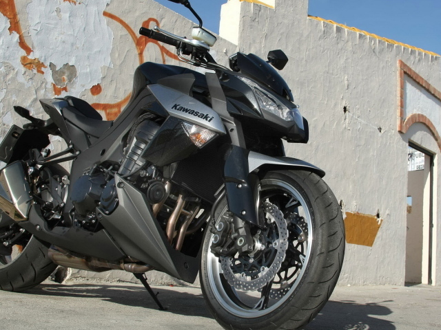 Кавасаки Z 1000. Совершенство среди развалин