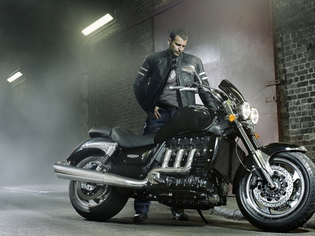 Triumph Rocket III Roadster