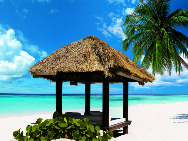 Беседка на берегу