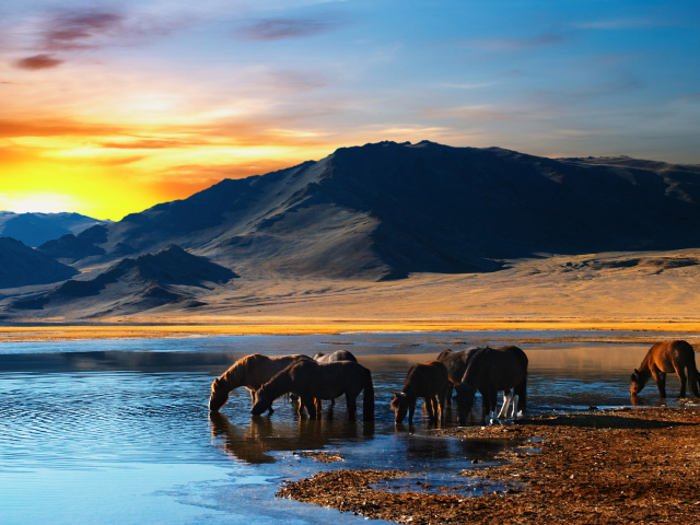 Озеро в горах