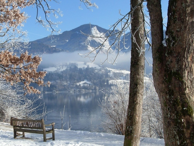 Гора под снегом