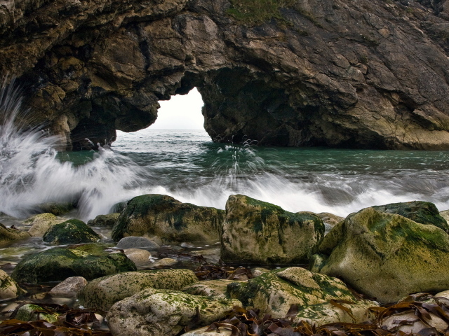 Прибрежные скалы