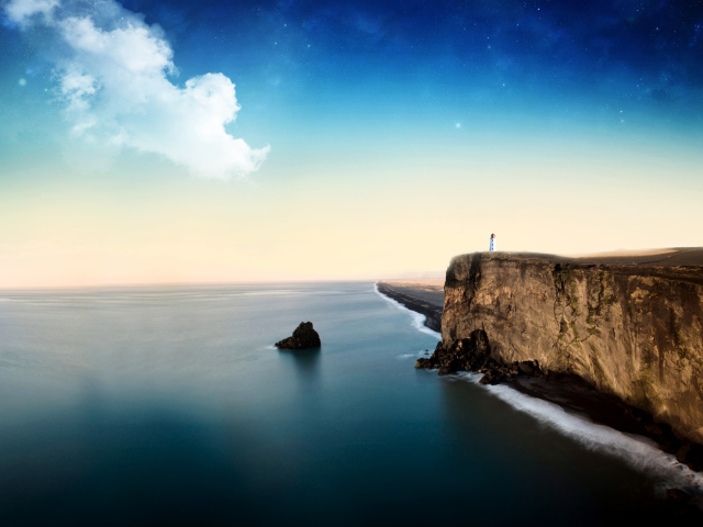 Маяк на высоком берегу