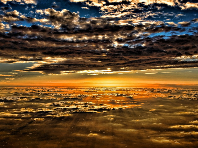 Закат среди небес