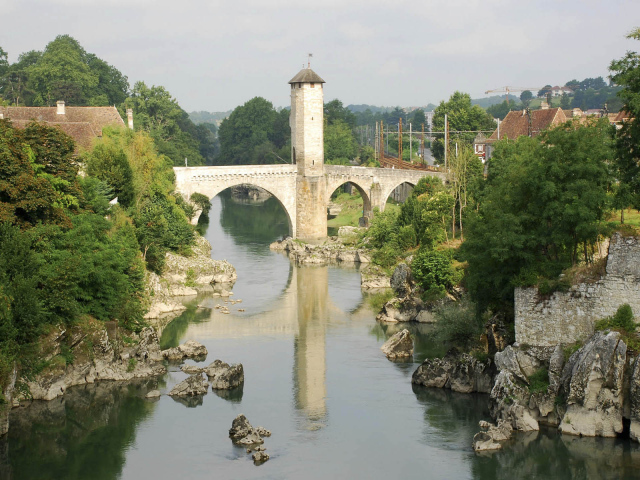 Мост с башней