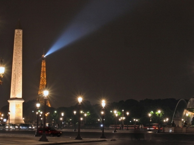 Ночь в Париже