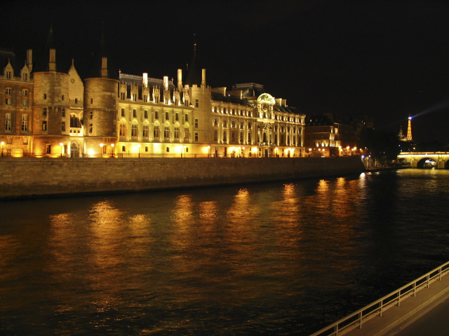 Ночь на реке Сена