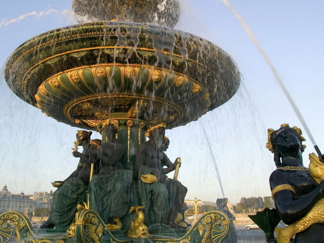 Париж, фонтан на Площади Согласия