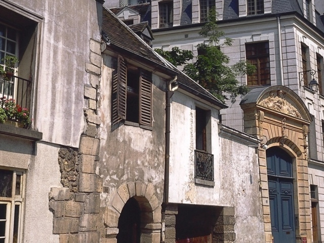 Улочка в Париже