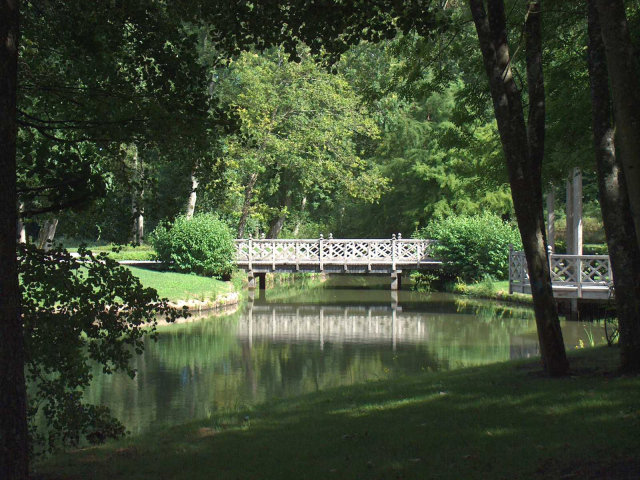 Мостик в парке