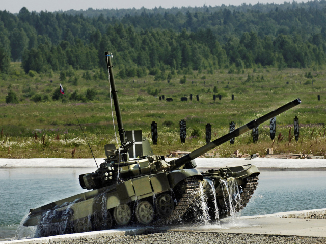 танк Т90 на полигоне