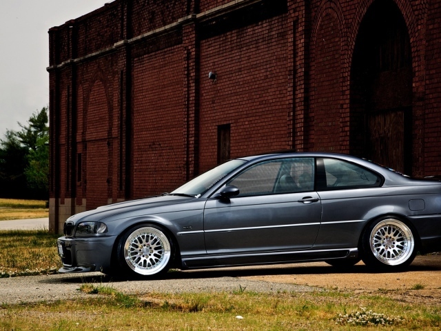 BMW 330i