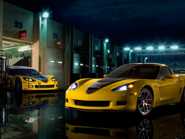 желтый Chevrolet-Corvette-Z06