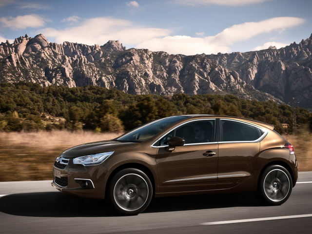 2012 Citroen-DS4