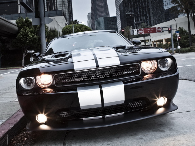 Dodge Challenger SRT8