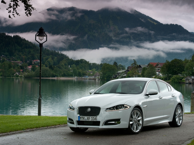Jaguar-XF