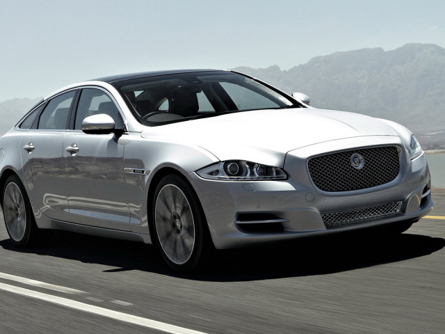 Jaguar-XJ 2012