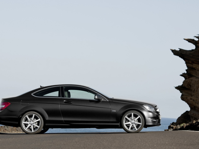 2012-Mercedes-Benz-C-Class
