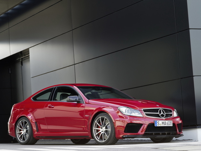 Mercedes-Benz-C-63-AMG-Coupe