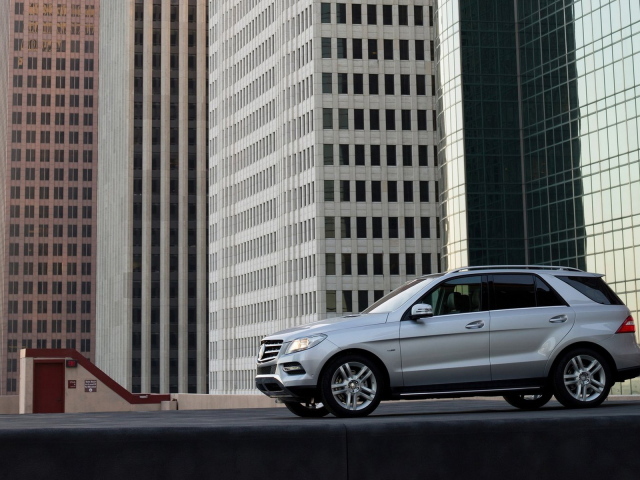 Mercedes-Benz-M-Class 2012