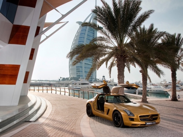 Mercedes Benz в Дубае