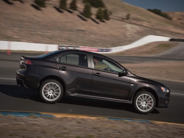 Mitsubishi-Lancer-Evolution